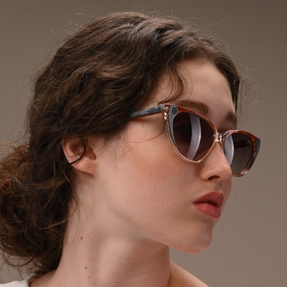 Cateye vintage sunglasses by Guy Laroche, France main image 7